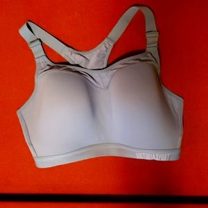 EUC Victoria's Secret Sport bra 34DD